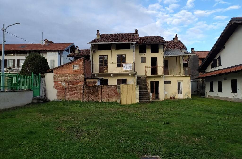 Grosso – Rustico frazionabile, grande metratura – € 65.000